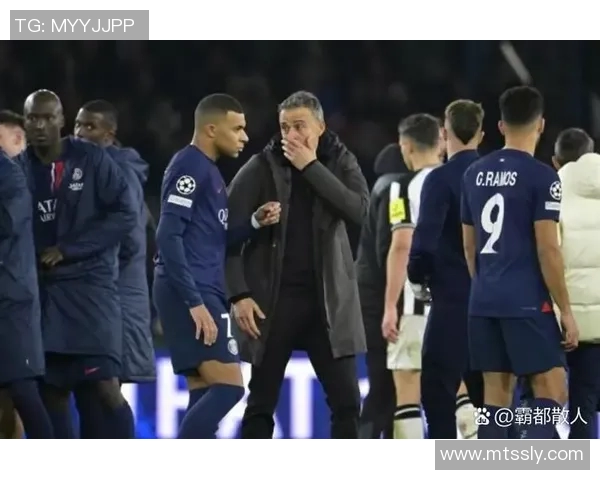 深圳篮球队配合引发热议球迷对战术选择和球员默契产生分歧