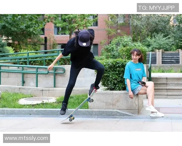 李伟的滑板人生：从初学者到职业选手的心路历程与成长故事